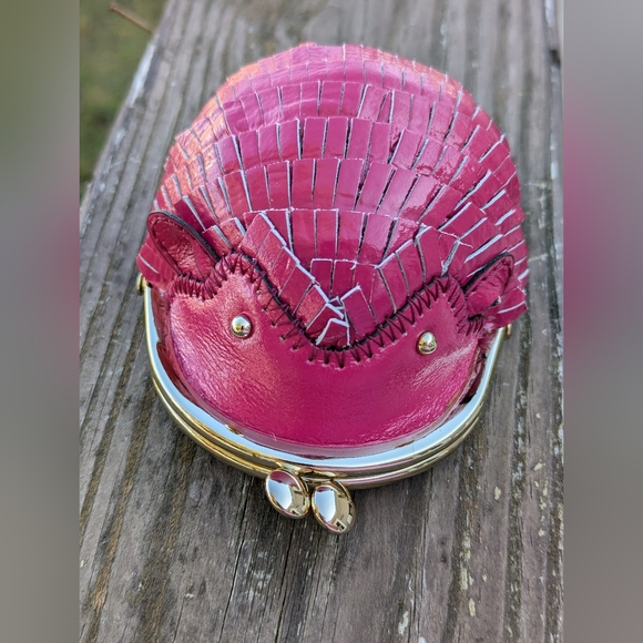 Kate Spade Patent Leather Hedgehog Coin Purse Kisslock Berry Pink With Flaw NWT - Picture 3 of 12